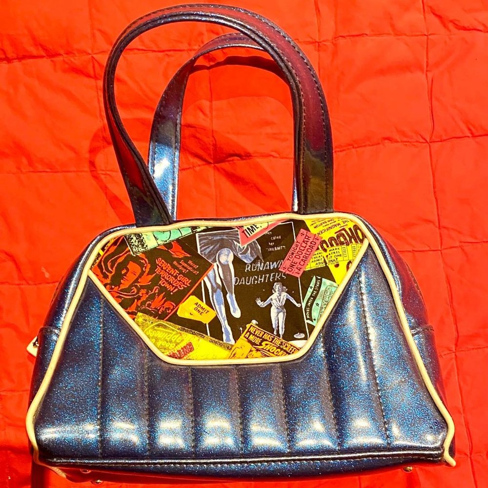 ONE TIME PRICE -- THEN IT'S GONE!  WICKED PURSES -- CANADA RETRO-STYLED PURSE
